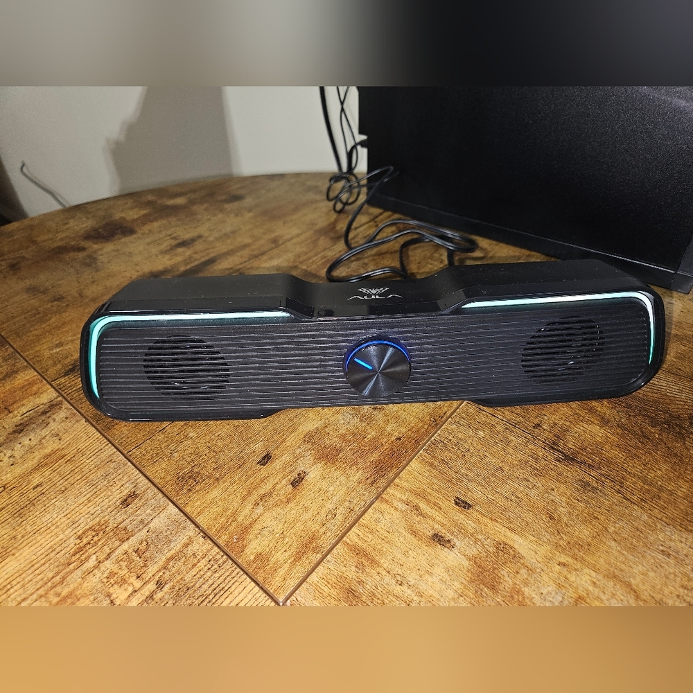 Desktop Computer Speaker - Picture 3 of 3